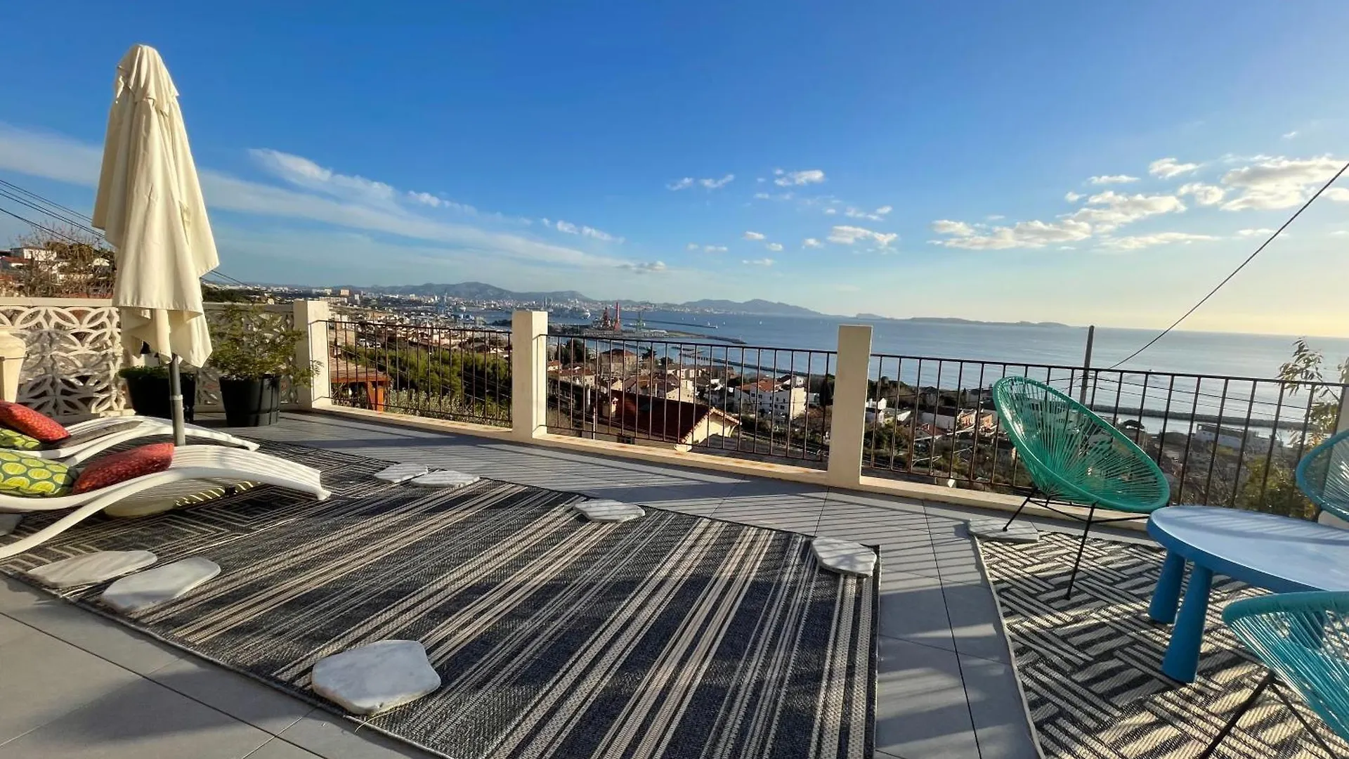 Superbe Terrasse Avec Vue Panoramique Sur La Mer Marseille Lejlighed