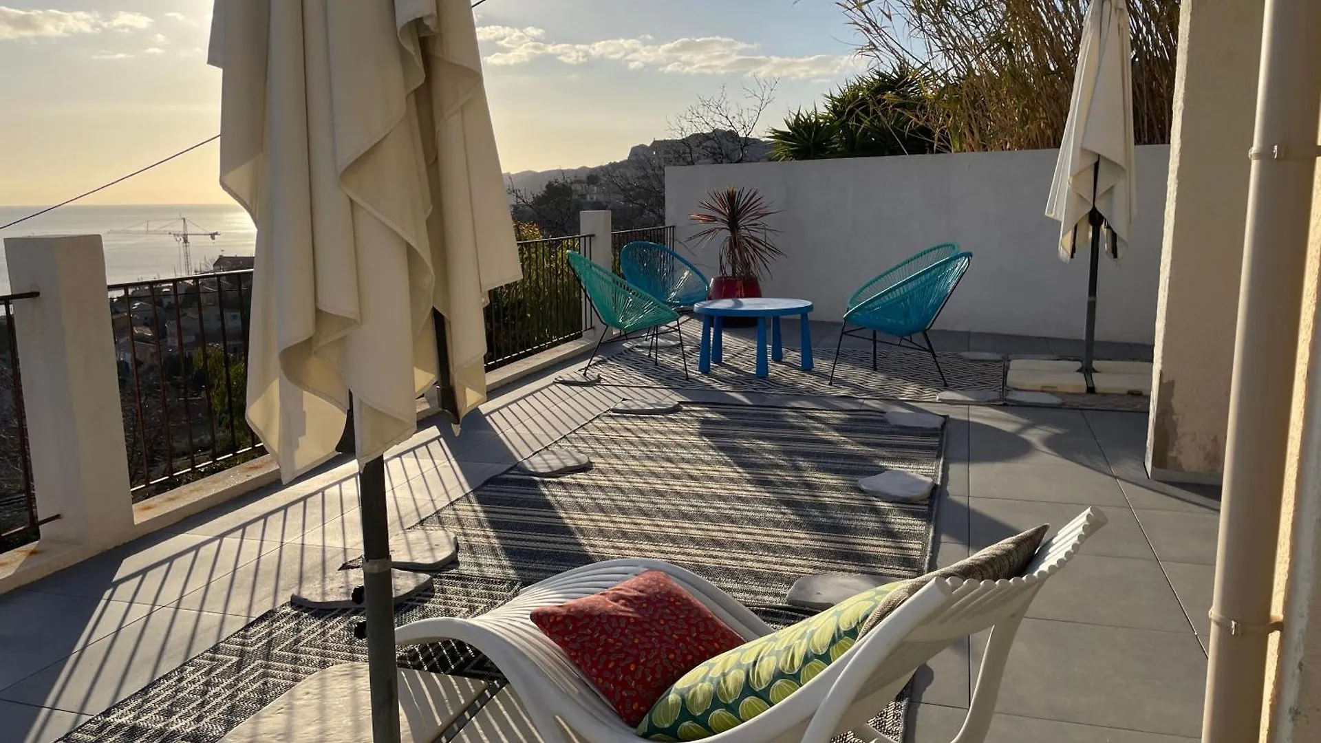 Superbe Terrasse Avec Vue Panoramique Sur La Mer Marseille 0*,